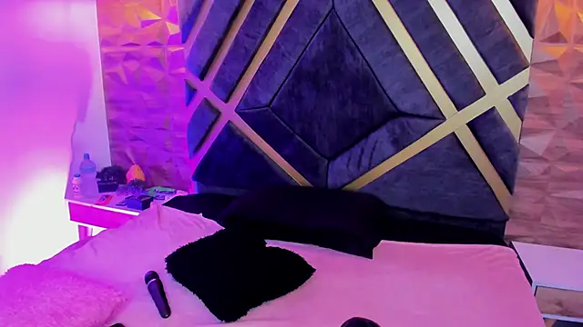 sydney miller  online show from 04.17.26