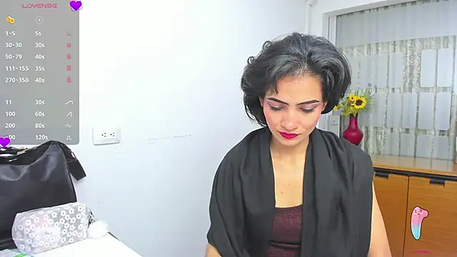 chloehanna online show from 12.17.25