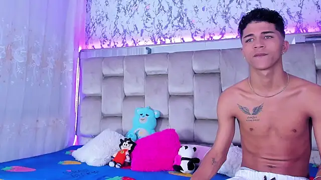 Snapshot of boyswantingplay chatting on 11.08.25 boyswantingplay online show from 11.08.25