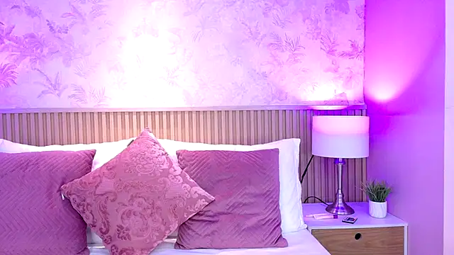 AdelineJhones online show from 11.03.25