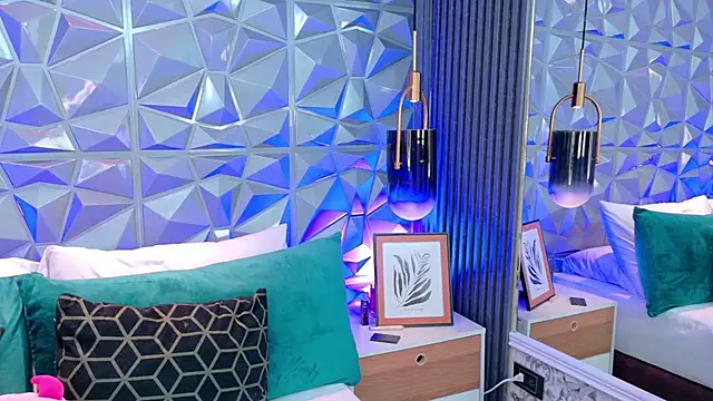 AdelineJhones online show from 04.17.26