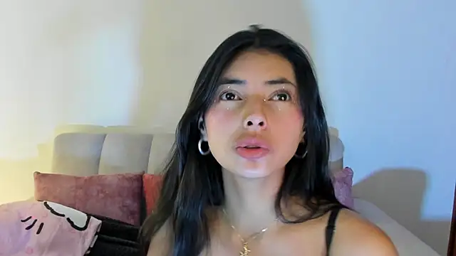 Snapshot of miadaviesx chatting on 11.02.25 miadaviesx online show from 11.02.25