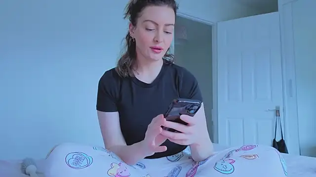 Lovelavender  online show from 02.06.26