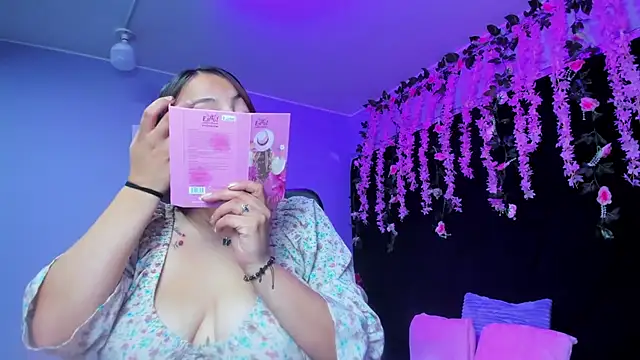 Gabyy Cooper  online show from 11.21.25