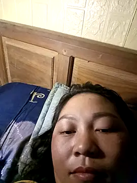 Snapshot of giahan-00 chatting on 11.27.25 giahan-00 online show from 11.27.25