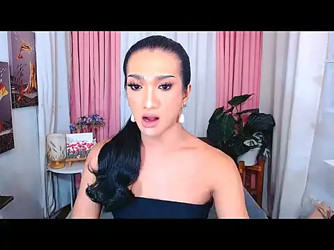 Snapshot of DianaFierce chatting on 11.24.25 DianaFierce online show from 11.24.25