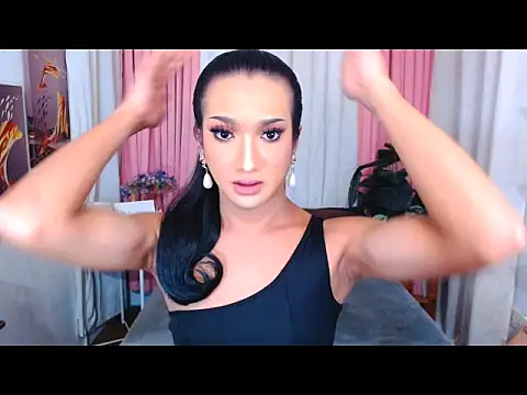 Snapshot of DianaFierce chatting on 11.26.25 DianaFierce online show from 11.26.25