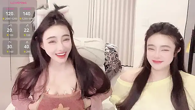 Snapshot of Follyise chatting on 02.03.26 Follyise online show from 02.03.26