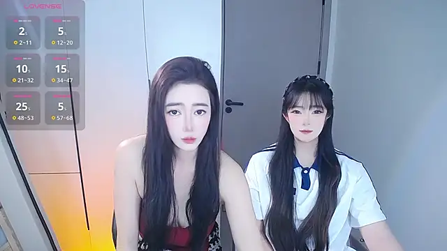 Snapshot of Follyise chatting on 02.05.26 Follyise online show from 02.05.26