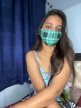 Snapshot of Cute_Marina chatting on 10.28.25 Cute Marina online show from 10.28.25