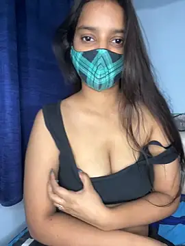 Snapshot of Cute_Marina chatting on 11.04.25 Cute Marina online show from 11.04.25