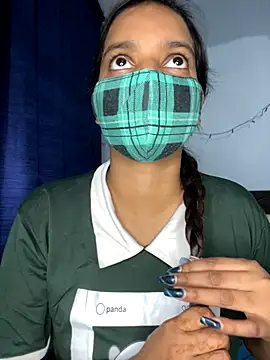 Snapshot of Cute_Marina chatting on 11.12.25 Cute Marina online show from 11.12.25