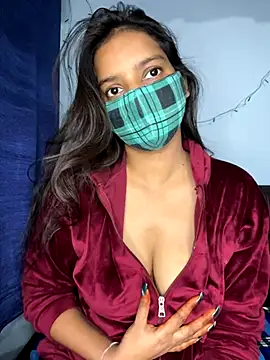 Snapshot of Cute_Marina chatting on 11.13.25 Cute Marina online show from 11.13.25