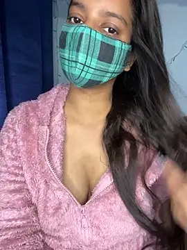 Snapshot of Cute_Marina chatting on 11.15.25 Cute Marina online show from 11.15.25