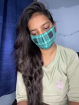 Snapshot of Cute_Marina chatting on 11.16.25 Cute Marina online show from 11.16.25