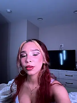 Snapshot of Latinagf chatting on 11.06.25 Latinagf online show from 11.06.25