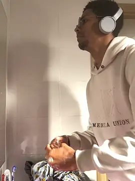 Snapshot of Albert_Madrid chatting on 11.06.25 Albert Madrid online show from 11.06.25