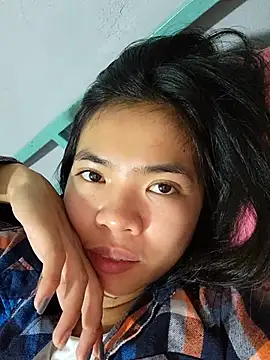 Snapshot of Ursexy_pinay_skinnyxx chatting on 11.21.25 Ursexy pinay skinnyxx online show from 11.21.25