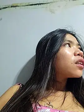 Snapshot of Ursexy_pinay_skinnyxx chatting on 11.25.25 Ursexy pinay skinnyxx online show from 11.25.25