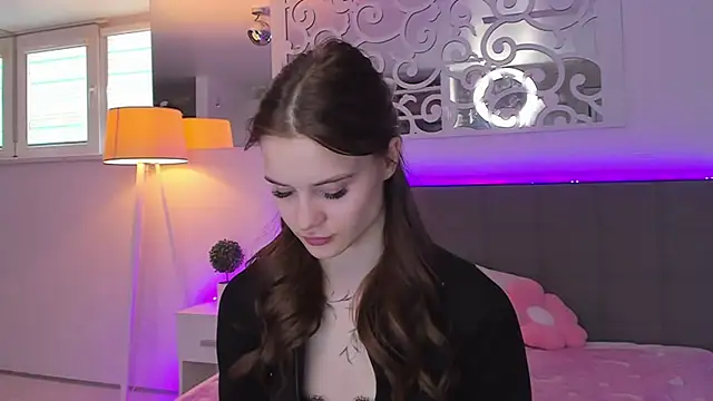 LuisaClover online show from 03.14.26