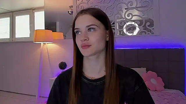 LuisaClover online show from 05.11.26