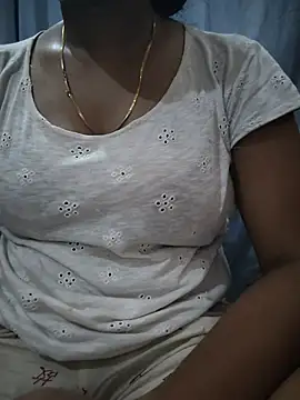 Snapshot of Ezabelljohn chatting on 06.29.26 Ezabelljohn online show from 06.29.26