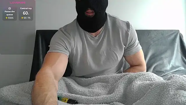 Masked Bull38 Uk online show from 12.03.25