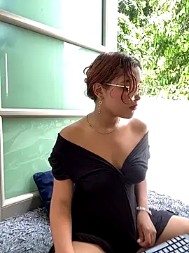 ladulceale online show from 11.19.25