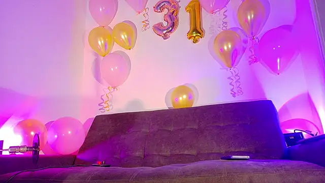 SeleneGibson   online show from 12.19.25