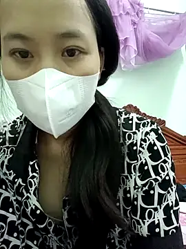 LylyCii69 online show from 10.23.25