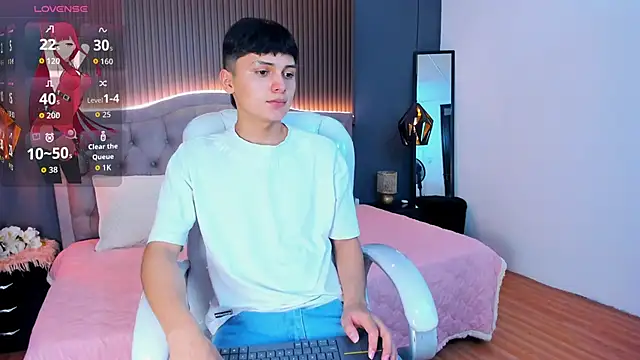 Maxii18  online show from 10.31.25