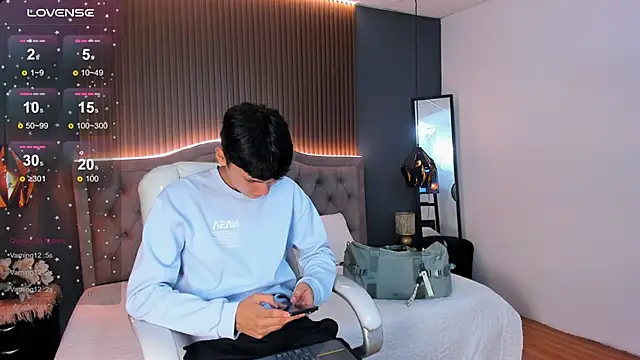 Maxii18  online show from 11.11.25