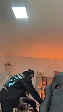 Sebastian Reed online show from 02.20.26