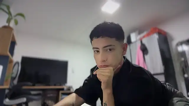 Sebastian Reed online show from 02.27.26