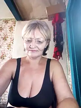 Snapshot of NikaGold454 chatting on 11.14.25 NikaGold454 online show from 11.14.25