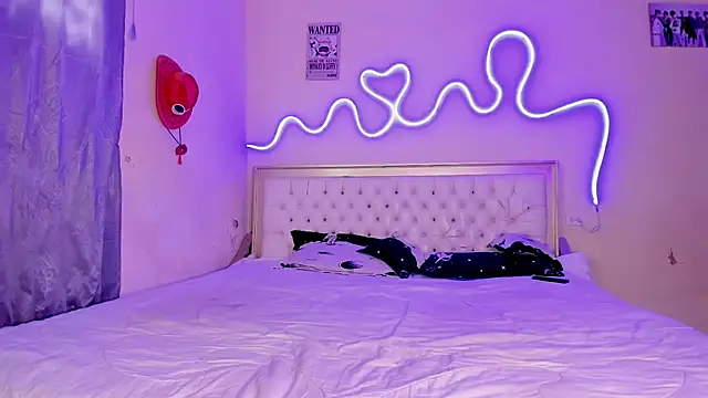 Snapshot of briana_hot03 chatting on 10.25.25 briana hot03 online show from 10.25.25