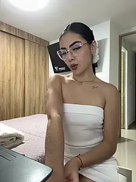 IslaCole online show from 07.14.26
