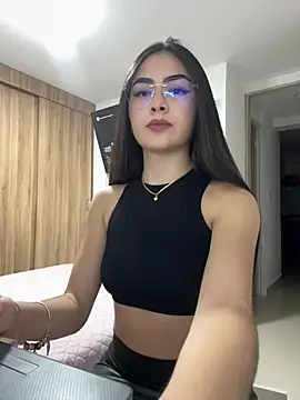 IslaCole online show from 07.15.26