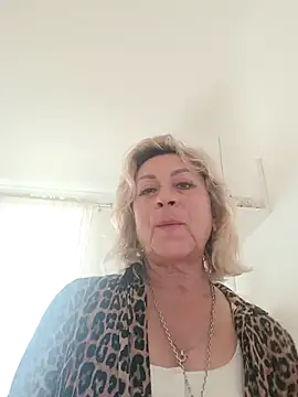 Snapshot of Anabel-455 chatting on 10.27.25 Anabel-455 online show from 10.27.25