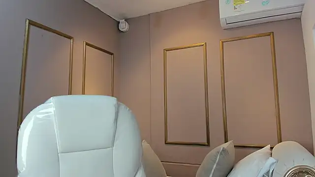 NahimiThompson online show from 11.24.25