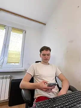 Snapshot of danielxfun chatting on 12.21.25 danielxfun online show from 12.21.25