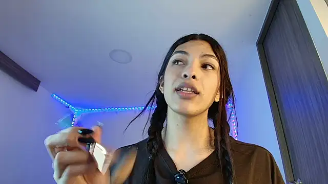 Snapshot of Arimoonn chatting on 03.16.26 Arimoonn online show from 03.16.26