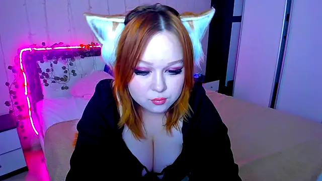 Snapshot of Lovly_Vixen chatting on 11.29.25 Lovly Vixen online show from 11.29.25