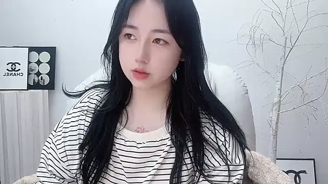 Snapshot of Love-hanzaizai718 chatting on 11.15.25 Love-hanzaizai718 online show from 11.15.25