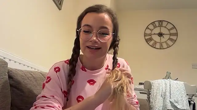 lolatheangel online show from 12.16.25