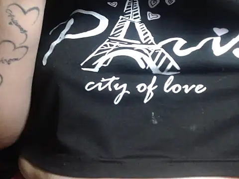 Snapshot of AdrianaDirtyExtreme chatting on 11.23.25 AdrianaDirtyExtreme online show from 11.23.25