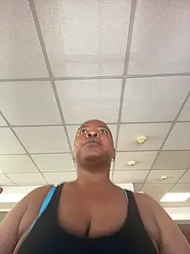 Snapshot of SweetCandy84 chatting on 02.16.26 SweetCandy84 online show from 02.16.26