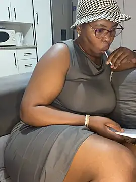 Snapshot of SweetCandy84 chatting on 02.17.26 SweetCandy84 online show from 02.17.26