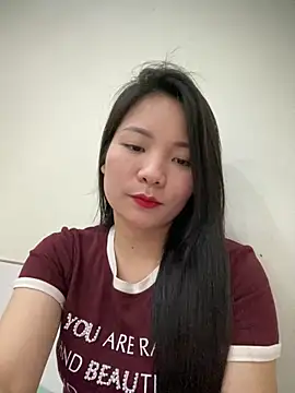 Bee Yellow00 online show from 03.13.26