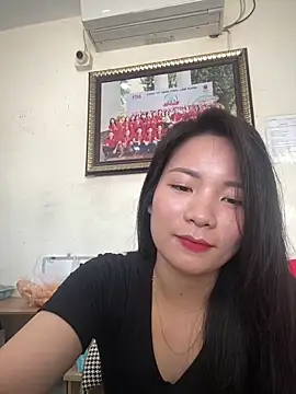 Bee Yellow00 online show from 04.09.26